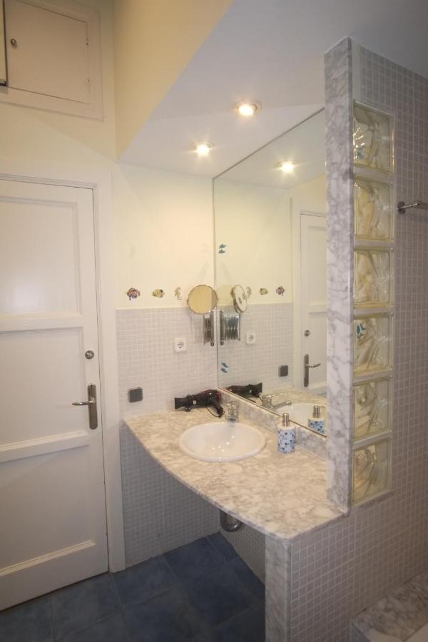 Lovely Apartment at Park Güell Barcelona Kültér fotó